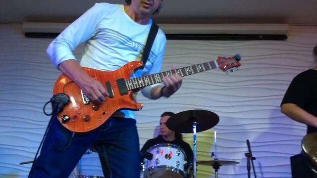 Открытие выставки советских гитар и концерт гитаристов Д. Малолетова и Д. Четвергова