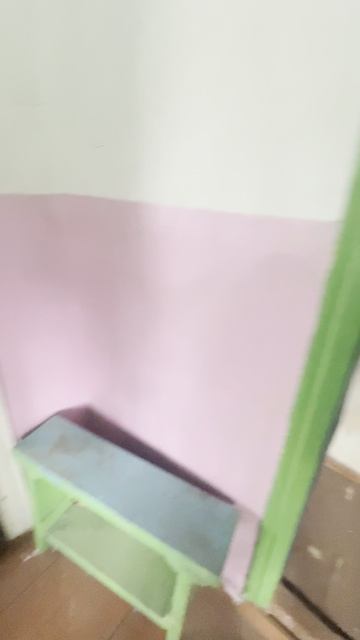 В продаже половина дома на земельном участке в черте города площадью 45.6 кв ,  участкок 5 соток.