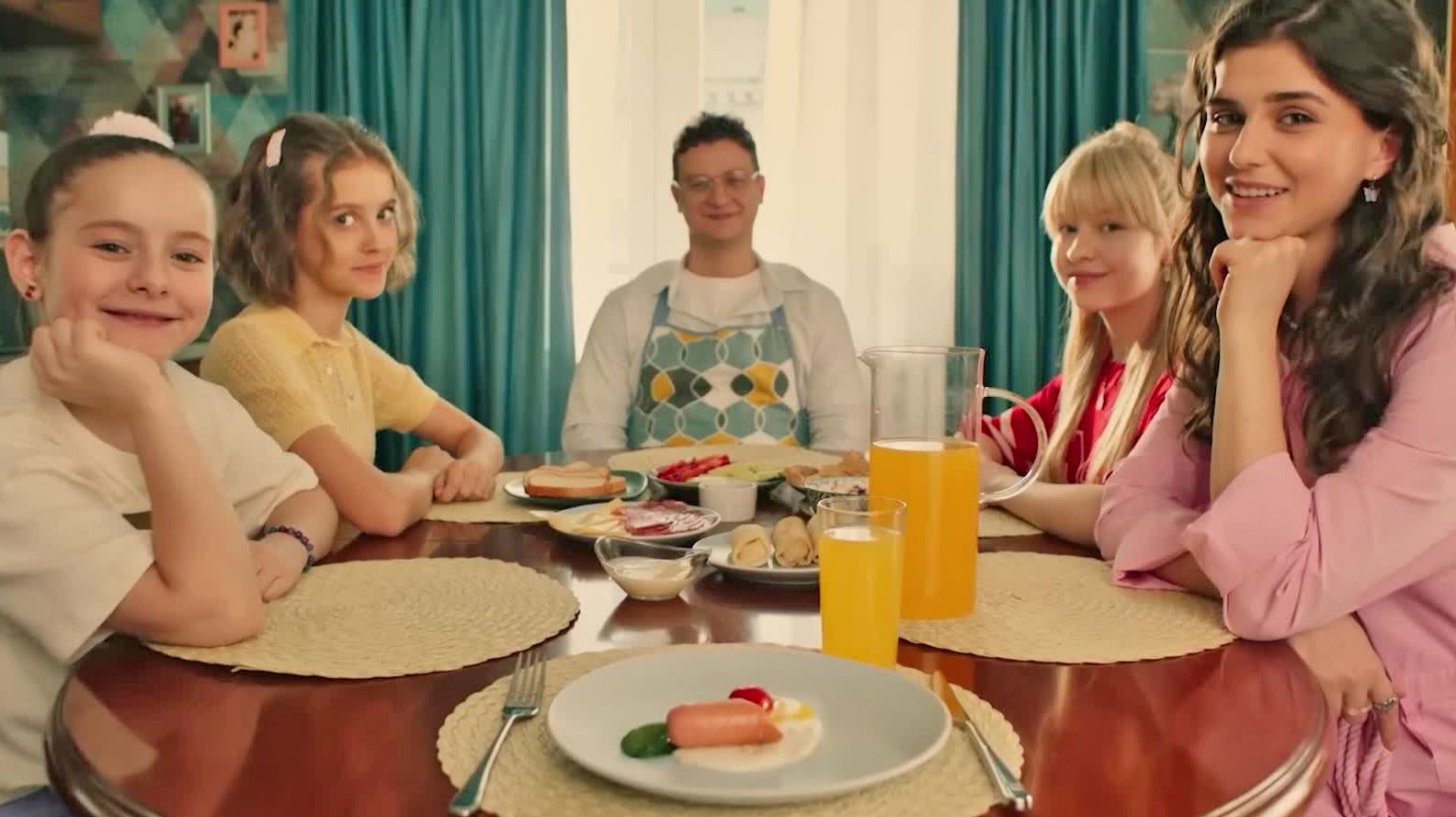 Папины дочки. Новые (5 сезон) — Русский трейлер (2026)