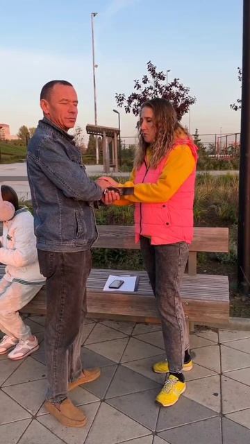 Если ты Христианин, побуждаю тебя идти и Благовествовать в мир, молиться и говорить о Христе, особен