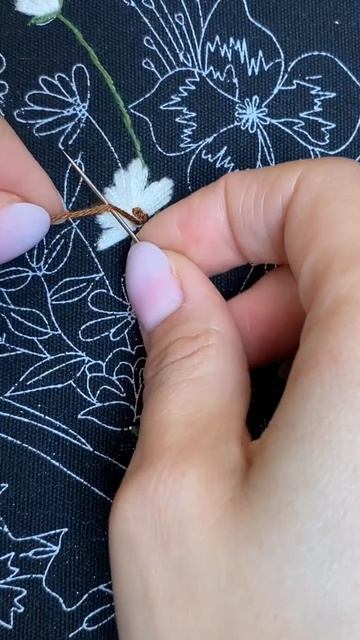 Шов французские узелки. Вышивка для начинающих