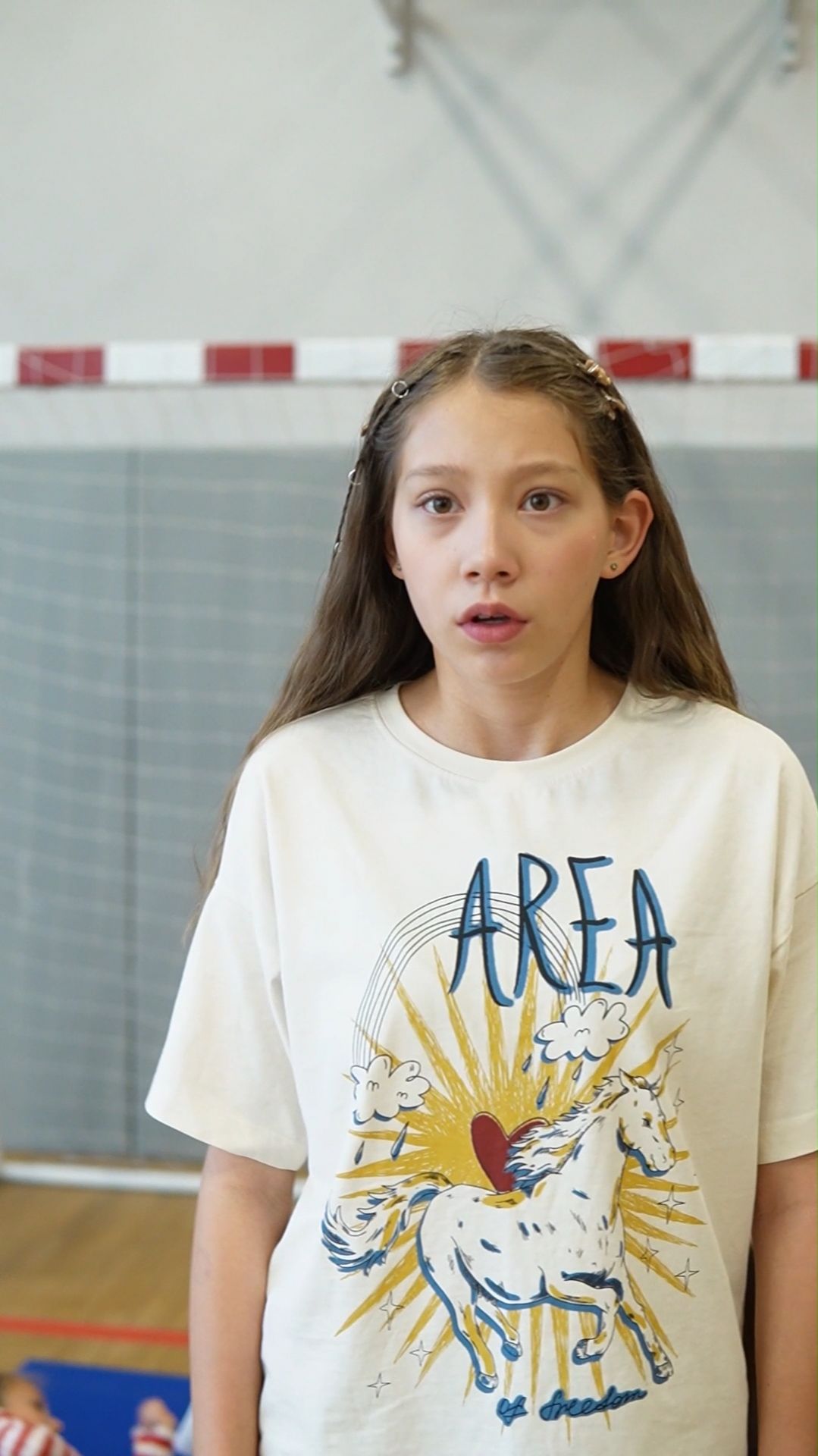 кто пнул мяч в учителя?