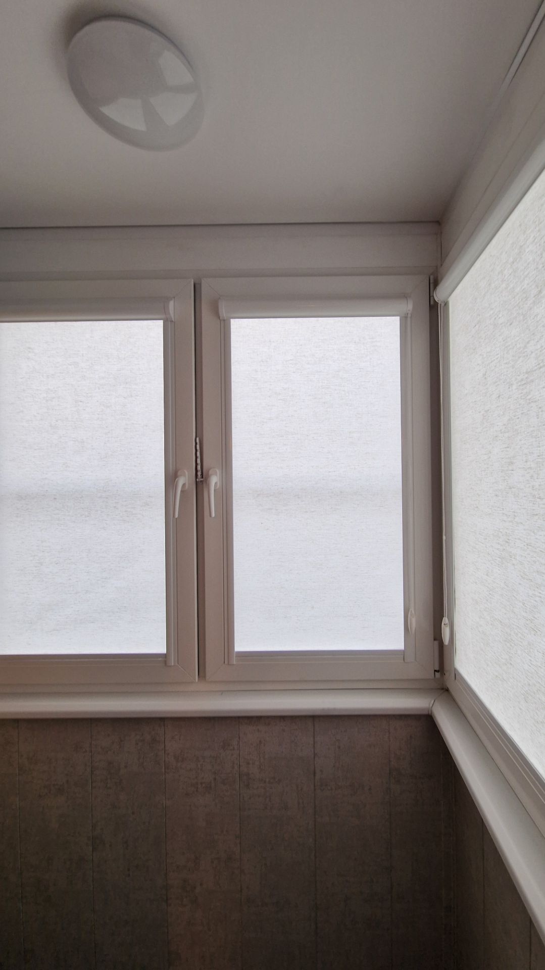 Ткань Сахара. Серый. Кассетные рулонные шторы с направляющими