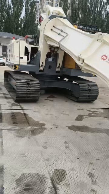 Разборочная машина для конвертеров с телескопической стрелой