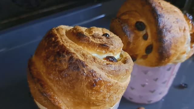 Кулич из слоёного дрожжевого теста! Купила классную фигню))) Поливаем томаты Аминоцимусом!