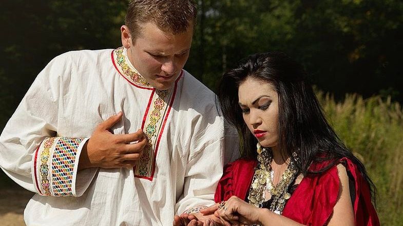 Предсказание гадалки-песня на стихи В.Глазунова.Муз.оформление Н.Шеменковой.Фото взято из интернета.