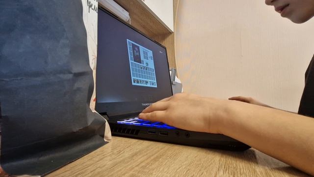 Мвйнкрафт но в него играет ФЕДЯ