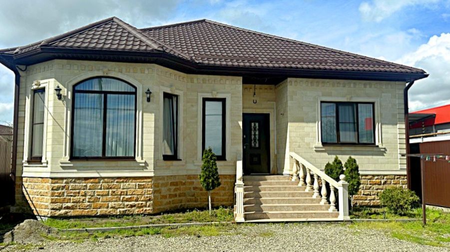 Шикарный дом 140кв.м. 6соток 4комнаты 2 сан узла терраса мебель техника. Краснодарский край, Армавир