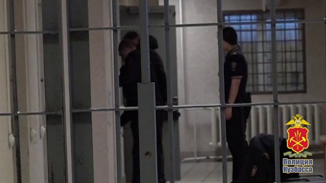 Прокопьевские полицейские задержали подозреваемого в краже, который находился в федеральном розыске