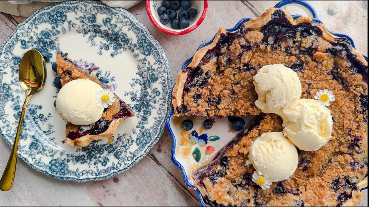 Пирог с черникой и заварным кремом — незабываемая классика