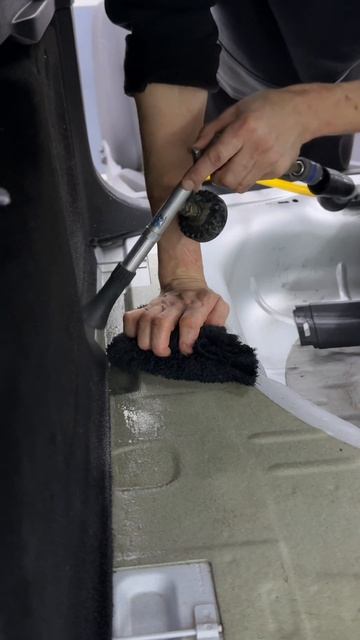 Химчистка салона после отдыха на природе