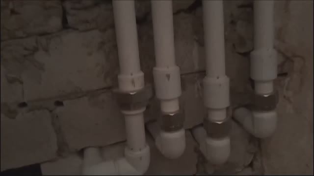 Спаял полипропиленовые трубы . Где неудобно было паять поставил разёмные американки .