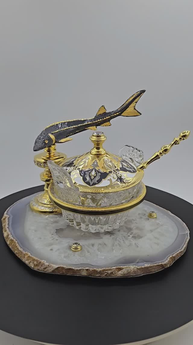 Икорница «Стерлядка» на подставке из агата