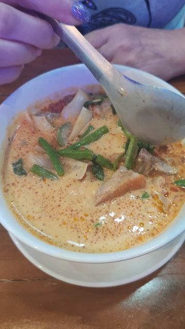 Перекус на острове ПХИ ПХИ