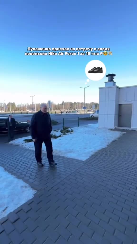 Лукашенко заметили в чёрныx форcах.