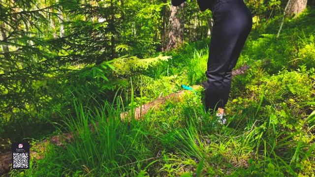 Deep House Девушка в лесу | Туризм