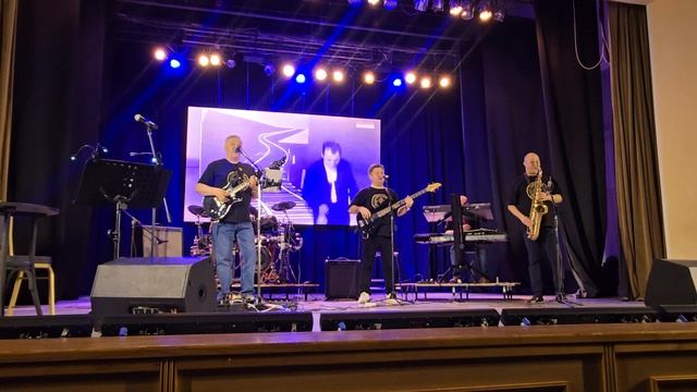 Стучат колёса Стаса Намина, ВИА Генеральный секретарь