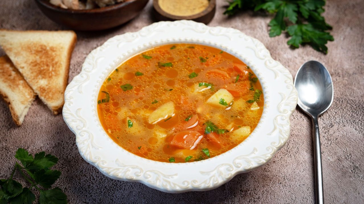 Всего 35 минут — и фасолевый суп готов! 🍲 Готовим в афганском казане