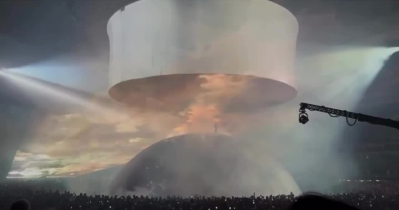 Канье Уэст перепел песню «Седая ночь» в вирусной ии-версии своего концерта. И самое смешное — зап...