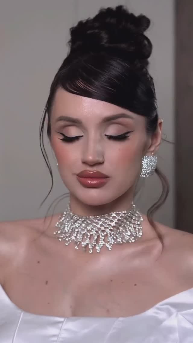 Красивая высокая ракушка с челкой #прическа #укладка #волосы #локоны