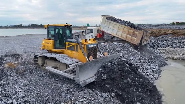 EP03! New Project Of Pouring Rocks Into The Deep Lake Water  With A Team Of Machinery Working Skillf