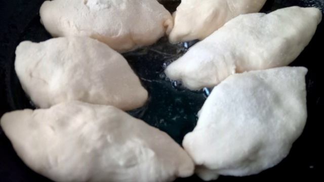 ПИРОЖКИ С ЛУКОМ И ЯЙЦОМ ИЗ ДРОЖЖЕВОГО ТЕСТА.