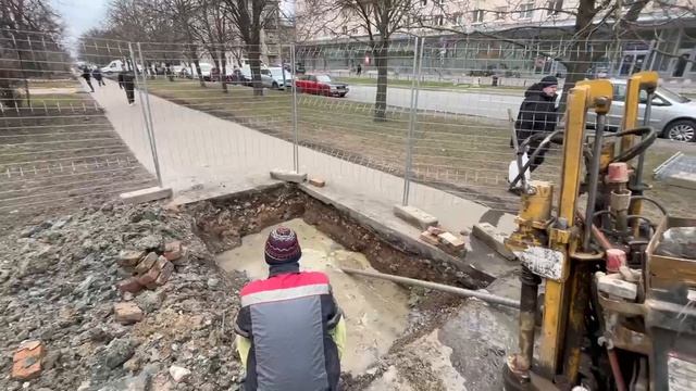 Вытяжка труб. 6й ГНБ прокол.  https://gnbprofi.ru      +79045523889