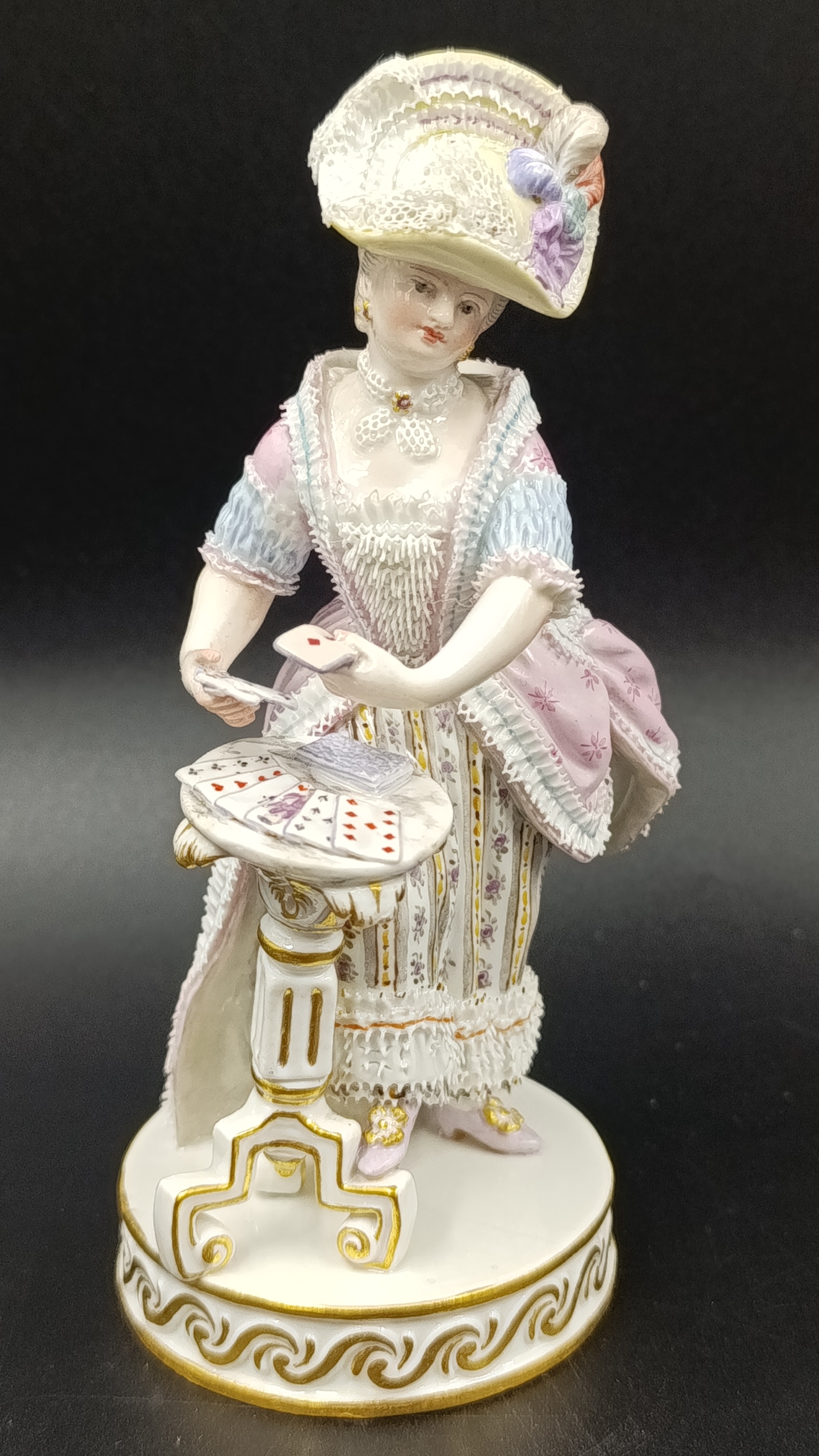 Статуэтка Meissen Дама с картами / 272263.