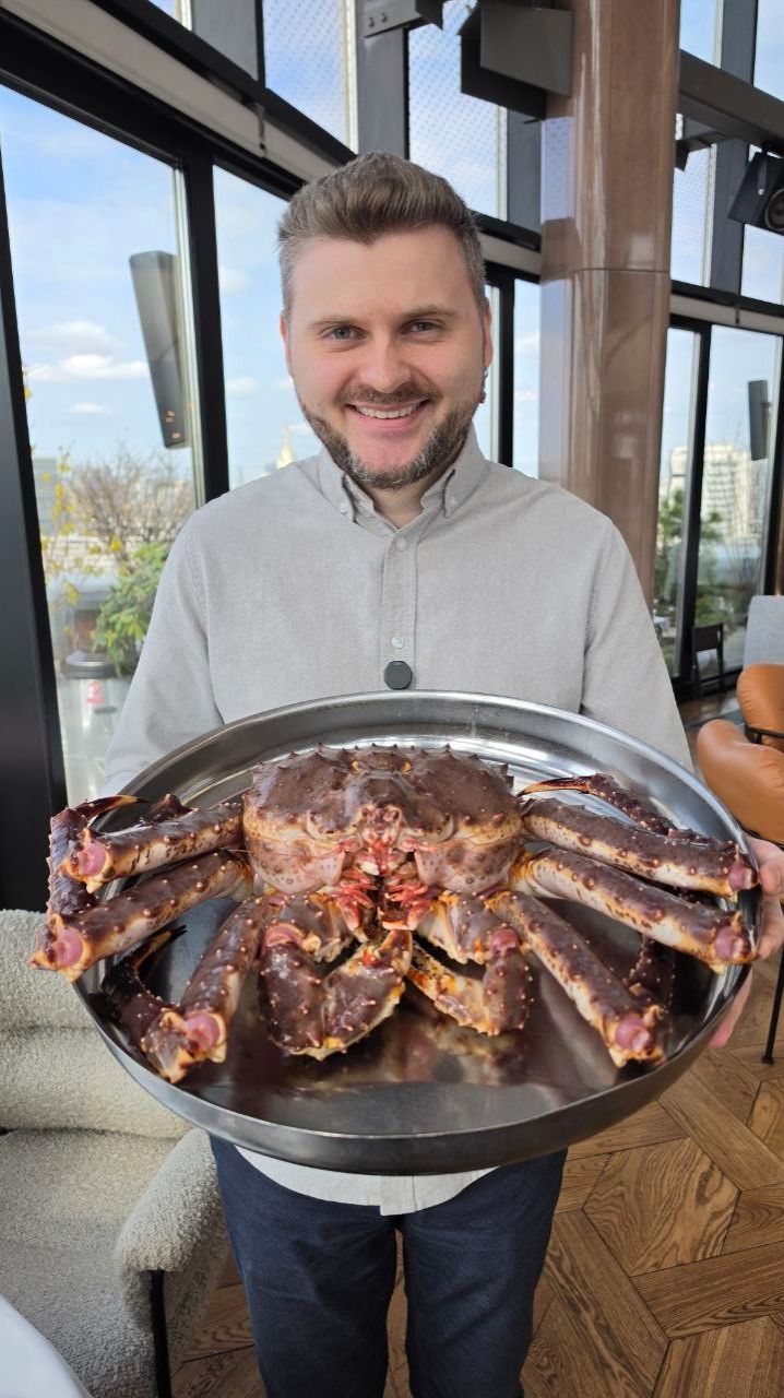 Спросил у Янгера куда сходить покушать #янгер #еда #ресторан #обзореды #максбрандт