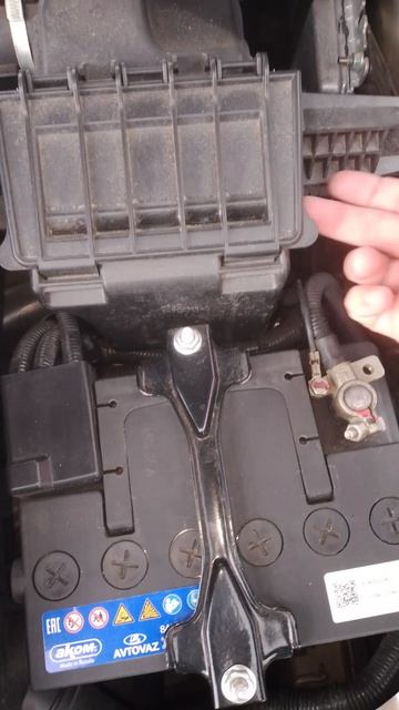 Как снять резонатор возд. фильтра на новой Весте