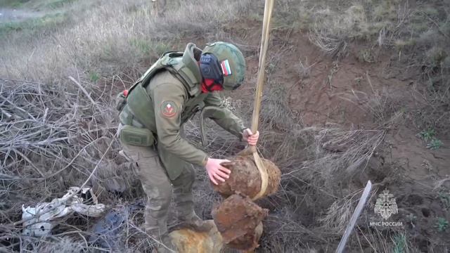 В Волгоградской области саперы МЧС России уничтожили две авиабомбы