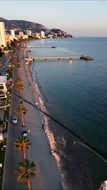 Удивительный вид на пляж и набережную #морскойпейзаж #путешествие #отдых