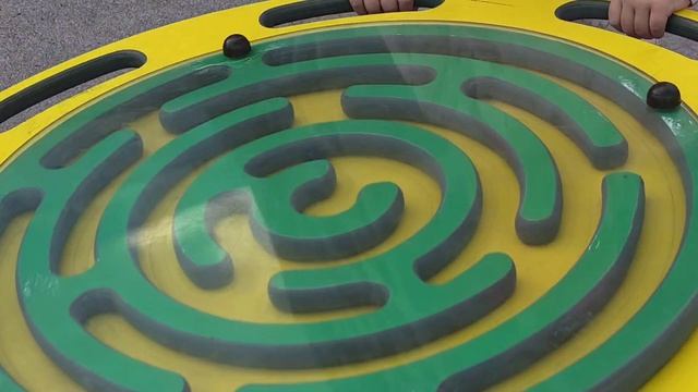 Мы снова гуляем в Арт Сквере и по набережной реки Миасс. Кстати, река очень сильно разлилась...