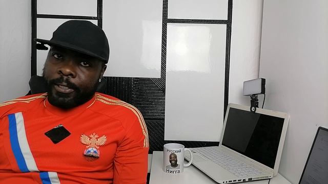 Путин хороший пример всем начальникам гос. структур, а почему то некоторые не следуют его примеру