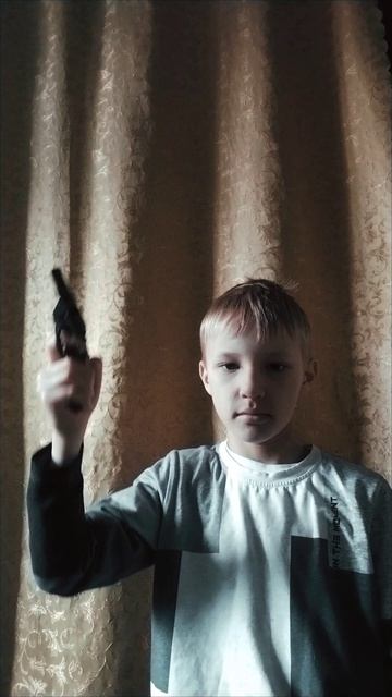 Обзор пластикового пистолета!