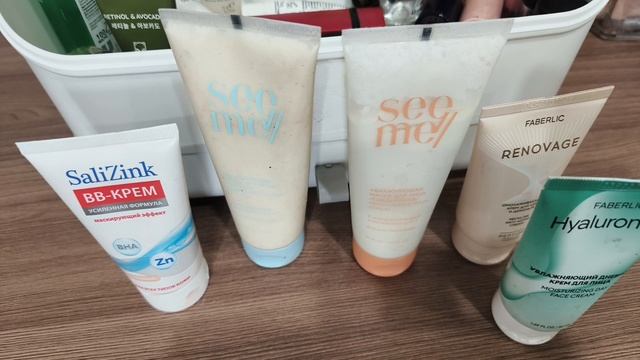 обзор на органайзер для косметики из фикс прайса. большой и функциональный.