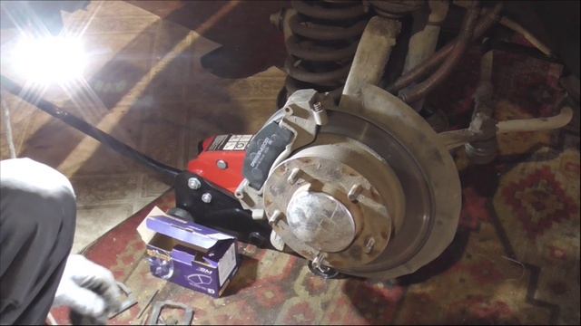 Мой фильм  Ваз 2121 Нива ( Замена тормозных накладок )