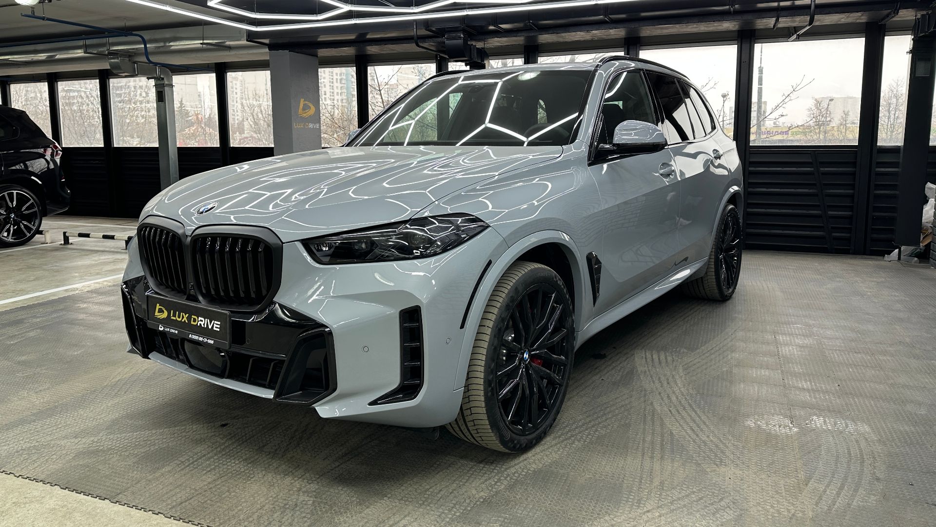 В продаже BMW X5 40i 2025г. Brooklyn Grey Metallic + Black. C массажем. Краткий обзор #0000
