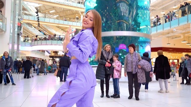 Реакции людей на ТАНЕЦ в ТРЦ | Jakomo, A.V.G - Платина