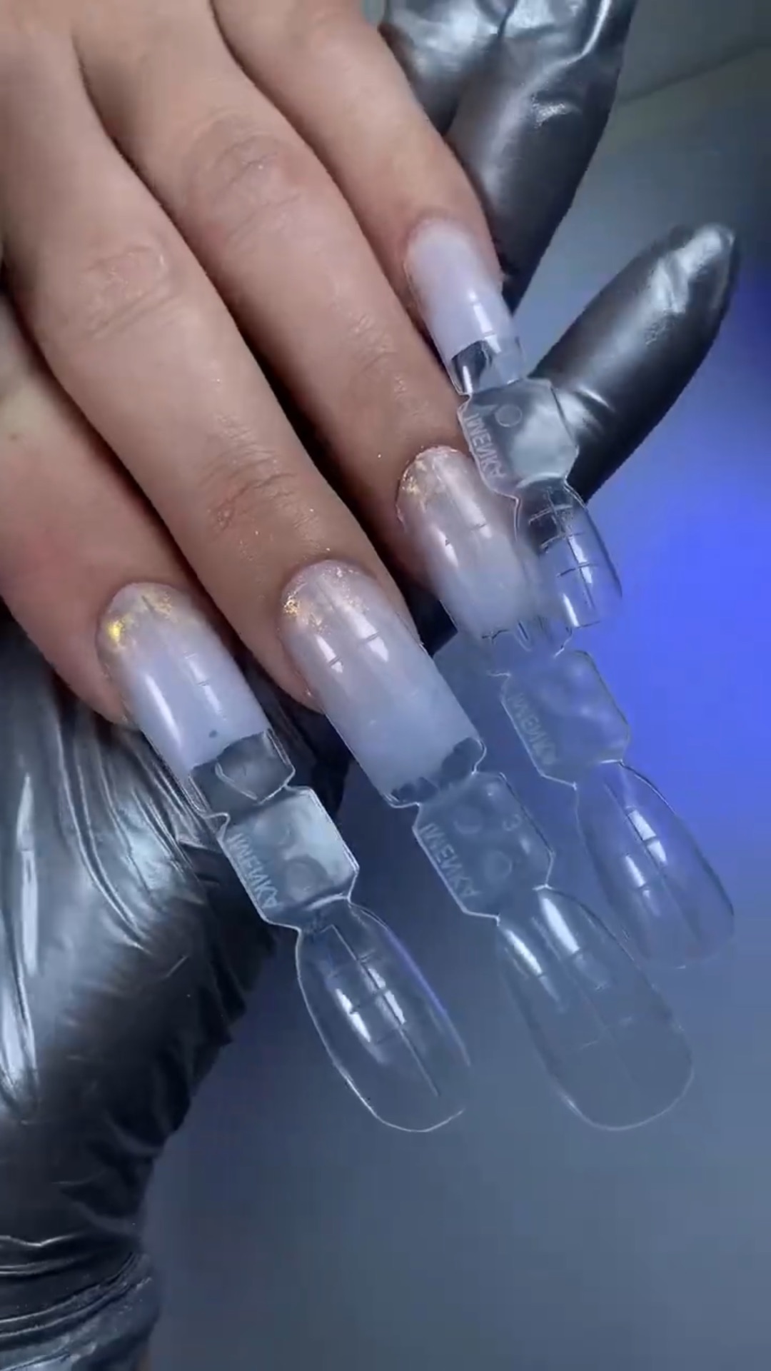 Стильные ногти с помощью верхних форм