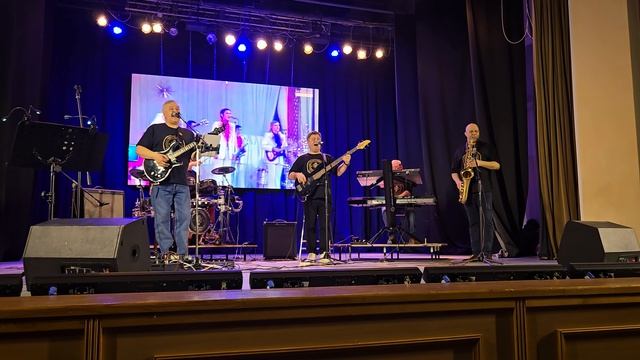 Прощай, со всех вокзалов поезда, Генеральный секретарь