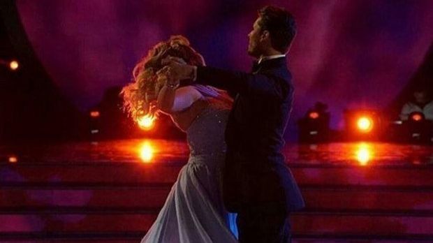 Золотым - Дождём!  Премьера Стихи Вера  Гарт