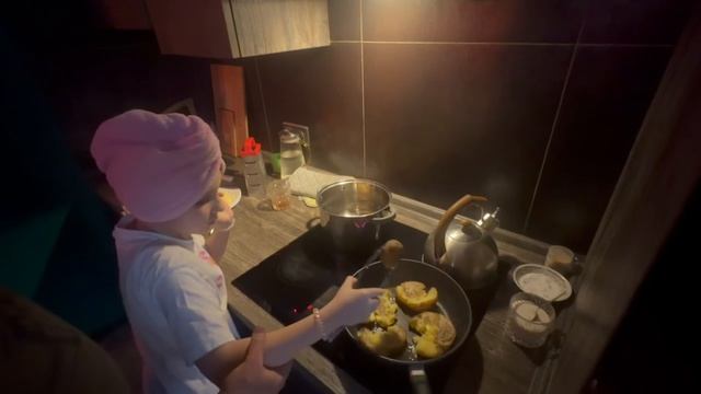 Готовим с дочей❤️🐙