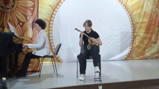 Шипицына Виринея. Пивоваровская ДШИ, 1. А.Шнитке Менуэт 2. УНП обр. Т.Грачёвой 