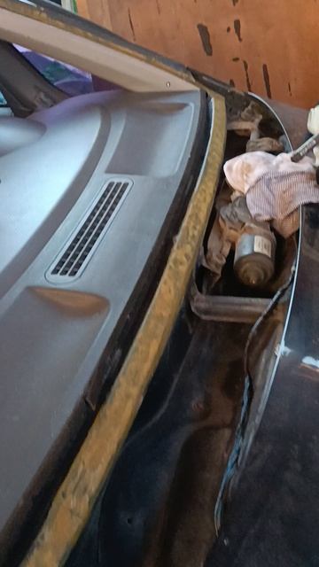 ремонт рамки лобового митсубиси закончен.mp4