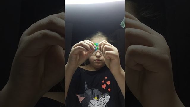 Как научиться плести бабочку из резинок?