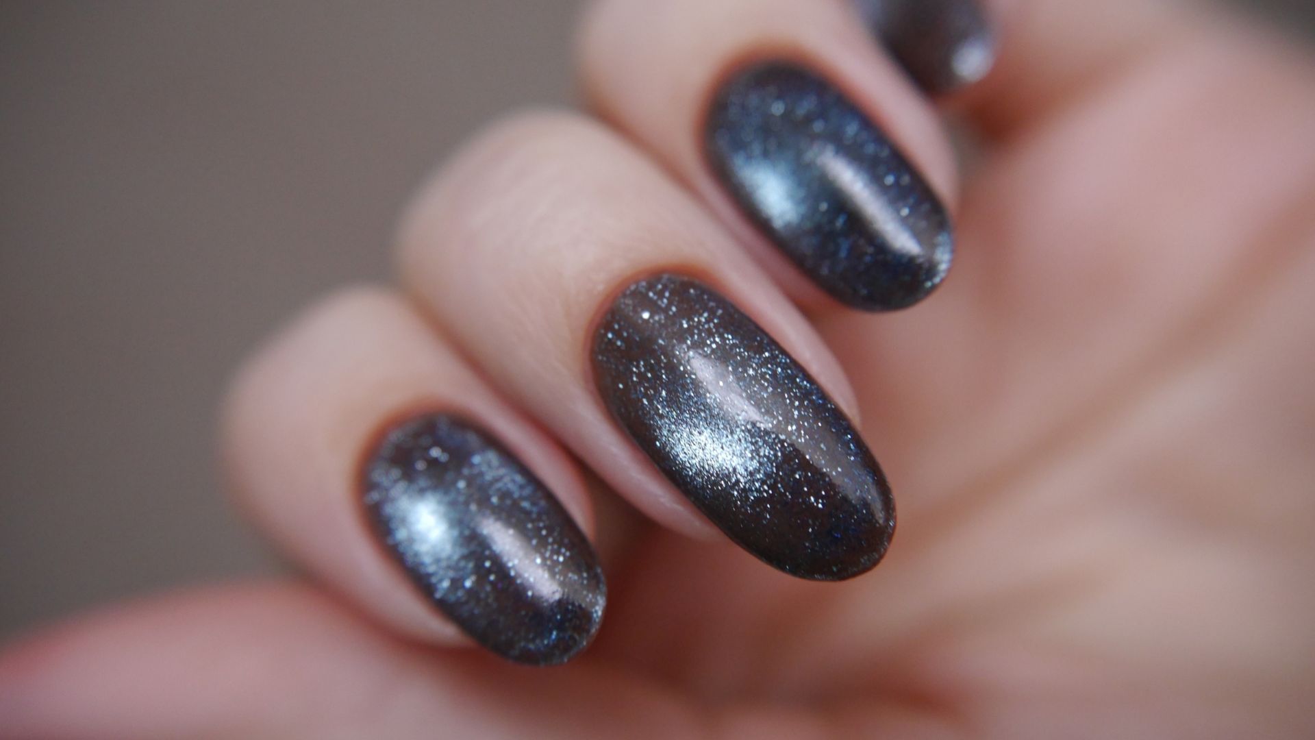 Магнитный блик, обычный лак