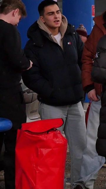 Добро возвращается ВДВОЙНЕ -10 #добро #вернулденьги #помощьнуждающимся #заправка #случайназаправке