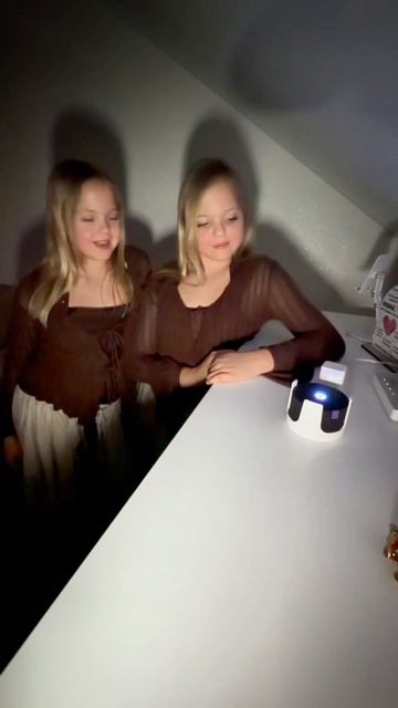 Смотрите как нам удалось выбраться из дома!