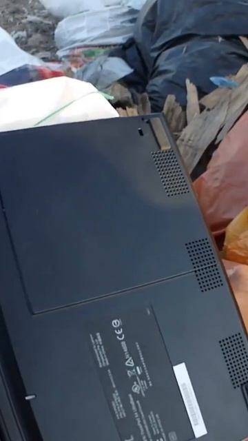 Нашёл НоутБук на Свалке #находки #поиск #заработок #походнасвалку #барахолка #мусорки #ссср #свалка